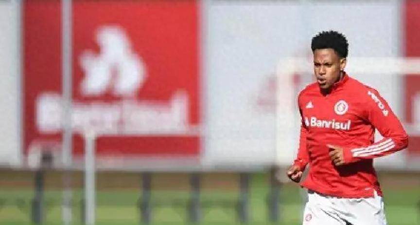 开云体育官网游泳季后赛焦点战：河套迅豹队鏖战钱塘巨龙队，新星闪耀。本土核心状态回升的简单介绍